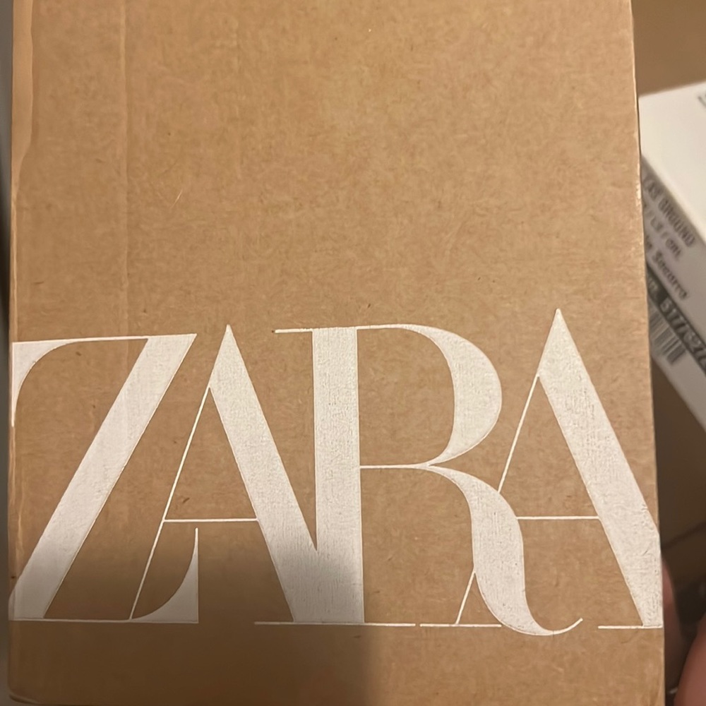 Meet your Posher, Mireille socorro